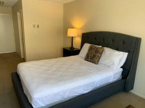 Steps away from Beverly Hills Unit-C12